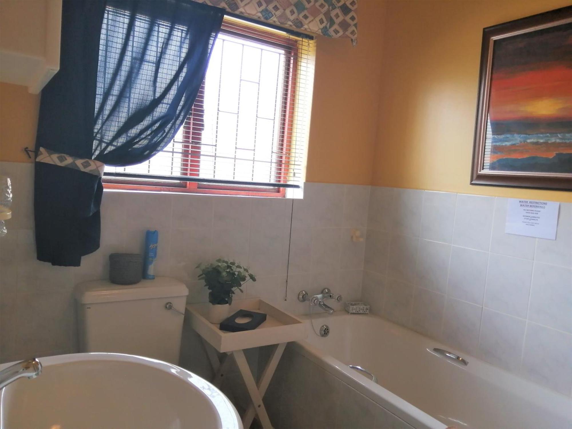 Amzee Bokmakierie Guest House Dana Bay Bilik gambar