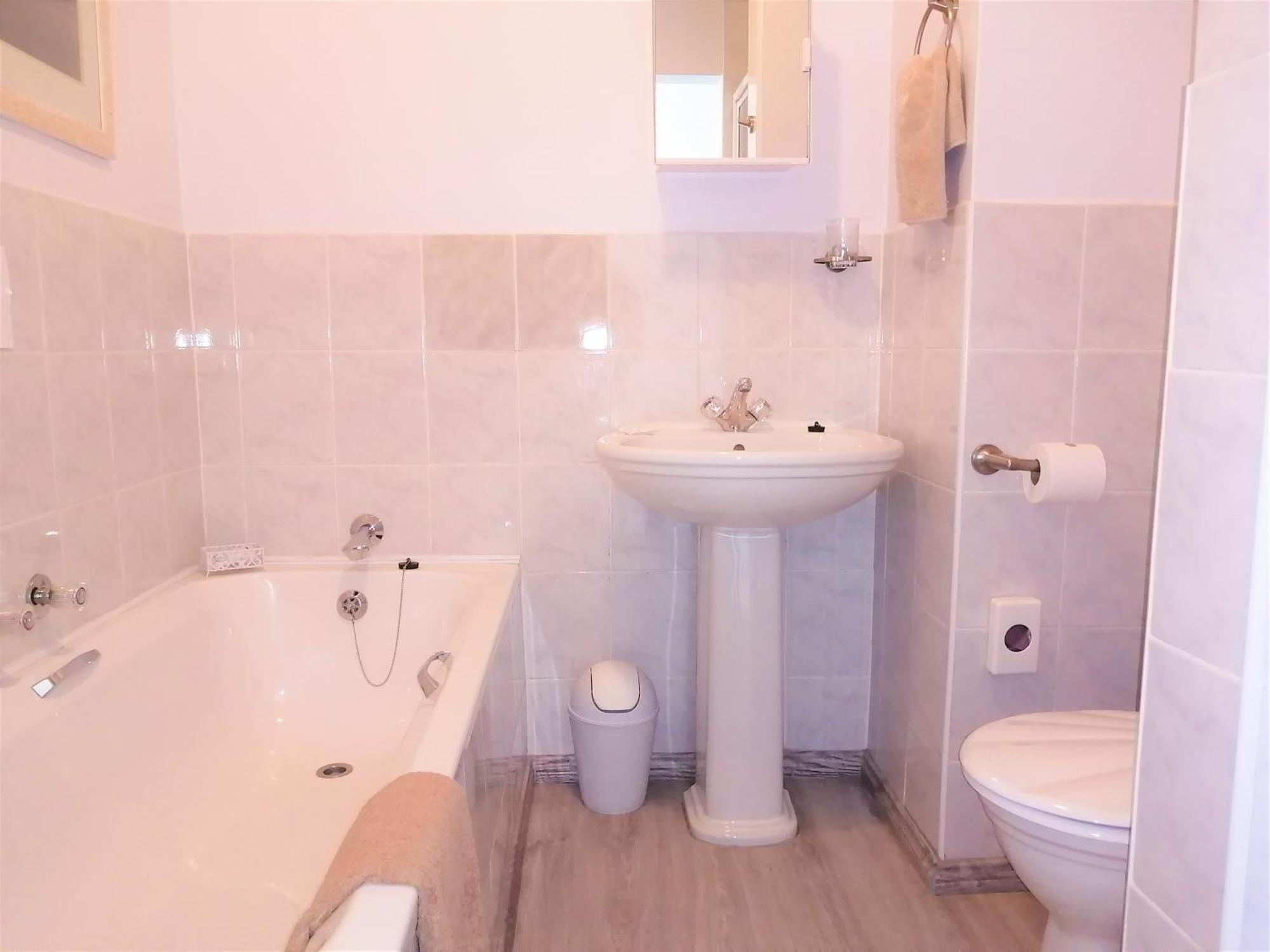 Amzee Bokmakierie Guest House Dana Bay Bilik gambar